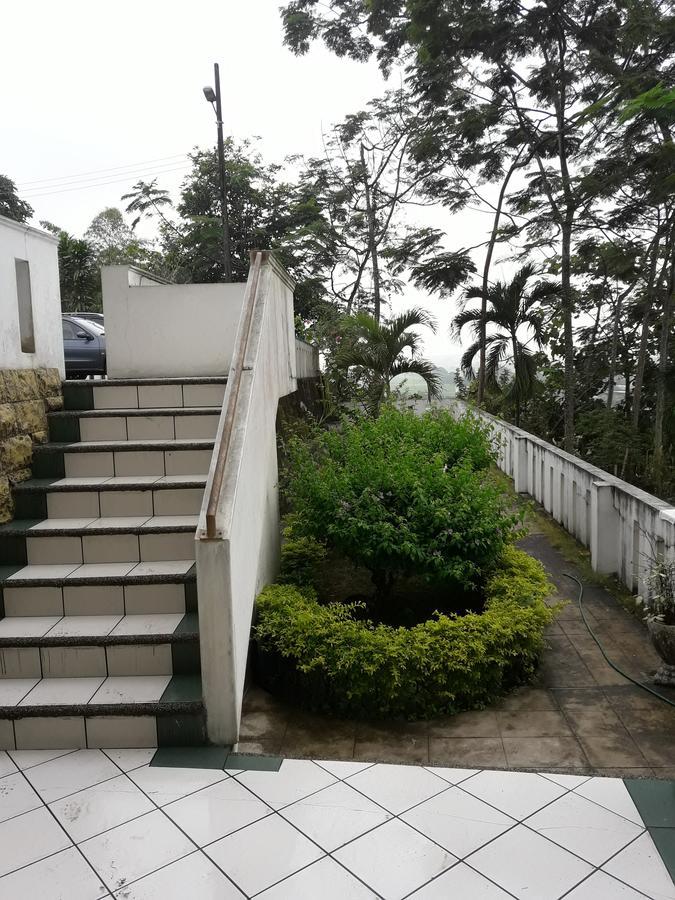 Hotel Ecologico Riverside Quevedo Bagian luar foto